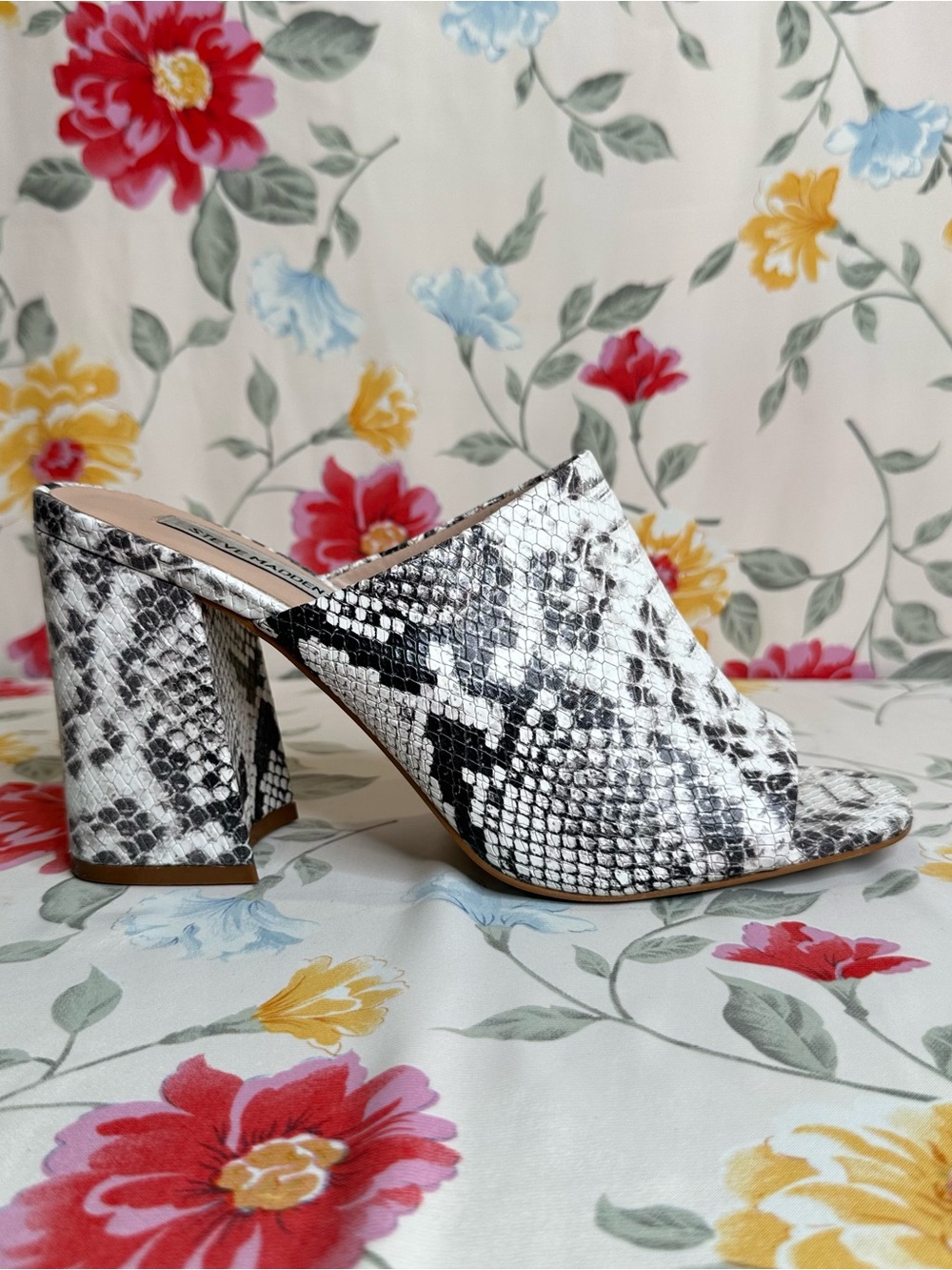 STEVE MADDEN |  Black / White Snake-Print Slide Peep-Toe Mules | Women’s Size 10